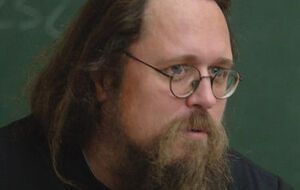 Кураев: Спустя восемь лет по смерти завещателя на счетах Филареты лишь в одном "Внешпромбанке" оказалось свыше 300 млн руб. Но сколько денег было на этих счетах 8 лет назад?