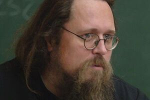 Кураев: Спустя восемь лет по смерти завещателя на счетах Филареты лишь в одном "Внешпромбанке" оказалось свыше 300 млн руб. Но сколько денег было на этих счетах 8 лет назад?