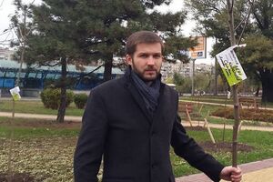 Волонтер Кабакаев: Без работы останутся около 10 тысяч человек. Взамен им предложат ровно ничего