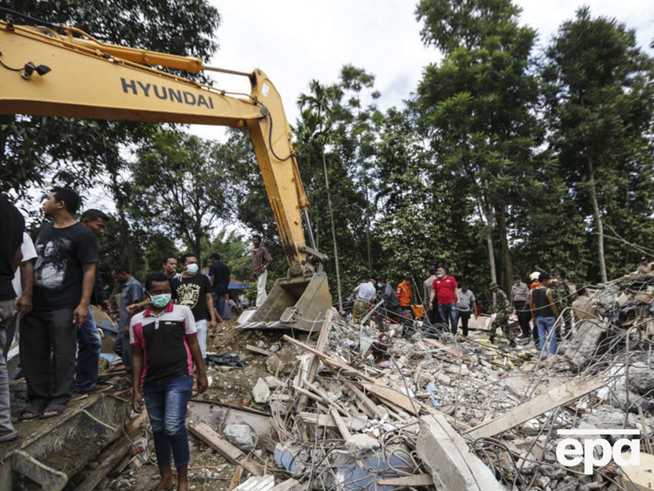 В провинции Ачех десятки зданий разрушены, сообщили местные власти