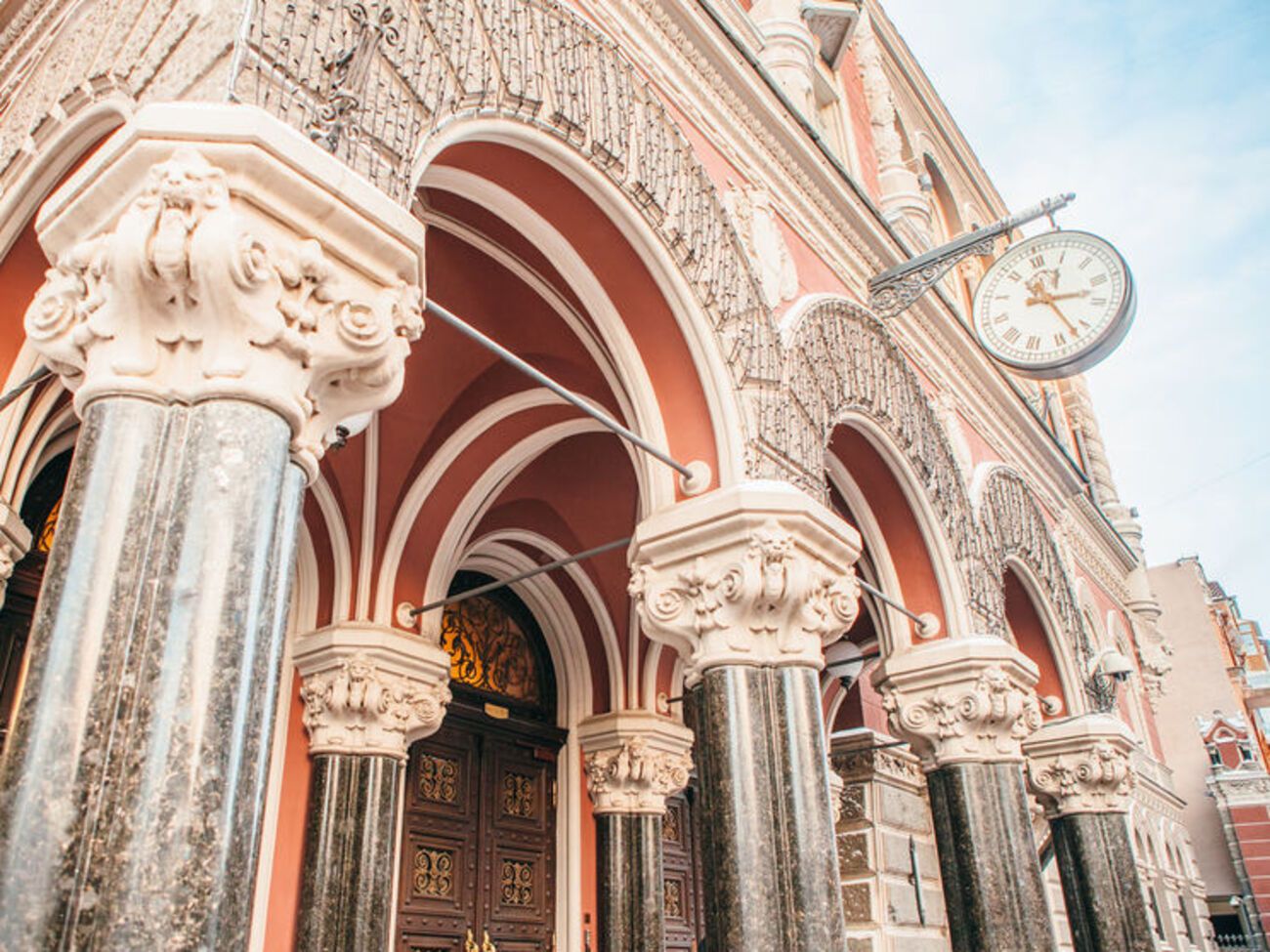 Нацбанк отнес банк "Траст" к категории неплатежеспособных