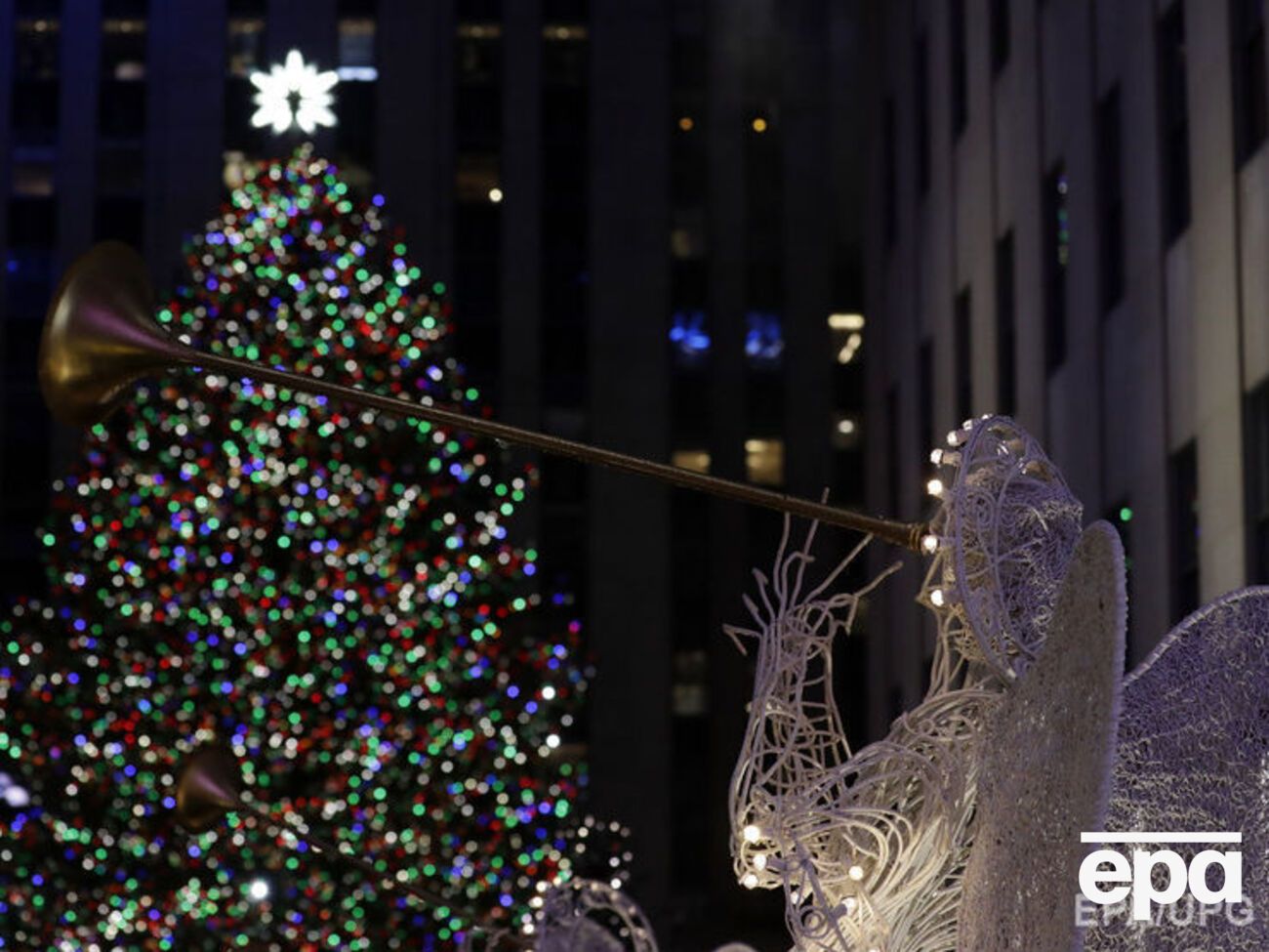 Отмечается, что принятие законопроекта будет способствовать "объединению и лучшему взаимопониманию между христианскими религиозными общинами"