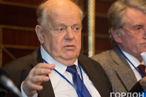 Шушкевич считает, что Лукашенко ждет Гаага