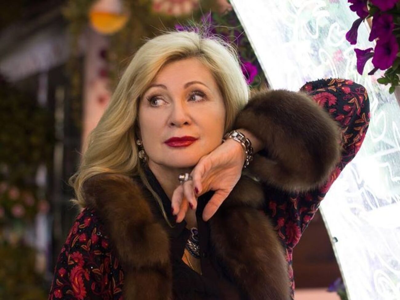 Цыганова уверяет, что шила подарок для первой леди США собственными руками