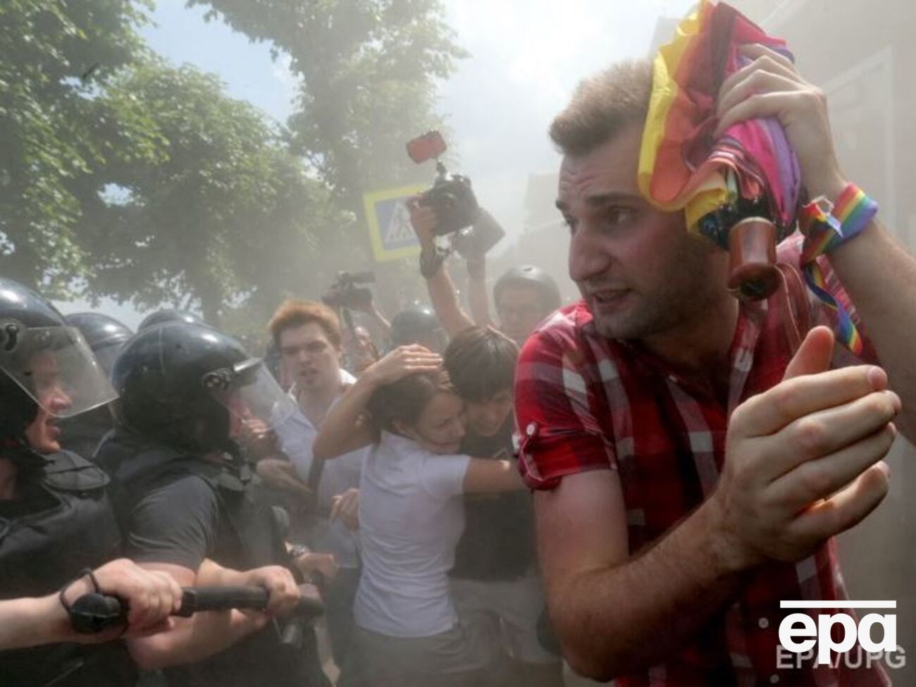 Значительную часть просящих убежища составляют представители ЛГБТ-сообщества