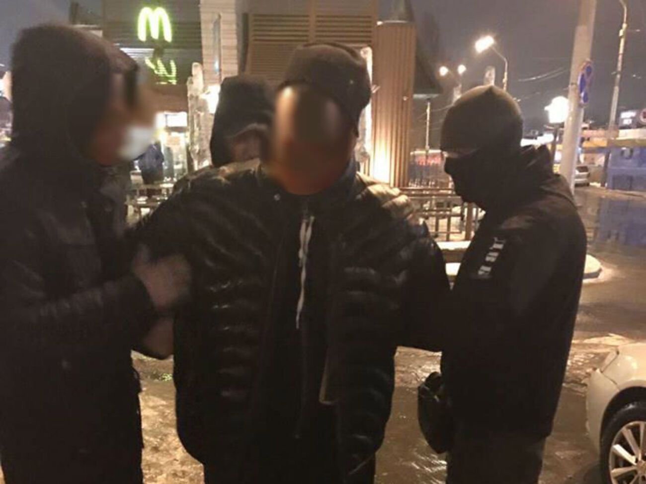 Киевские правоохранители задержали патрульного полицейского-взяточника
