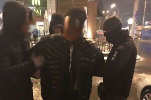 Киевские правоохранители задержали патрульного полицейского-взяточника