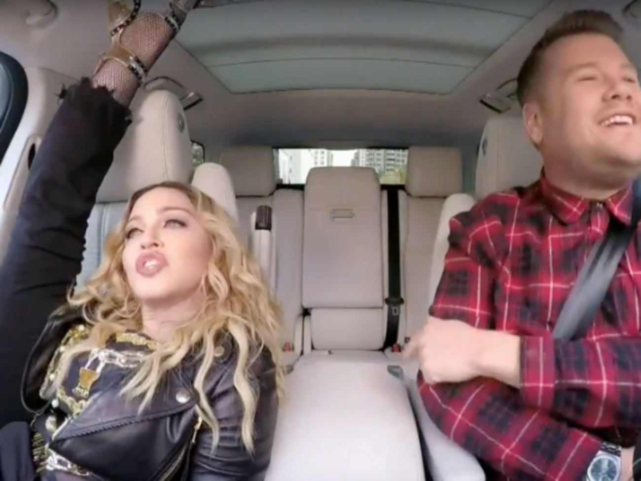 Мадонна показала растяжку