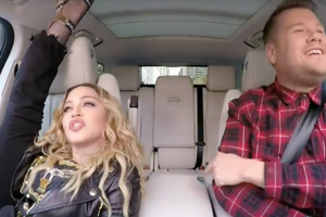 Мадонна показала растяжку