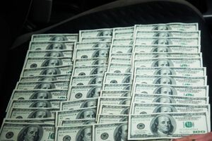Взятка предназначалась руководителю Государственной аудиторской службы Украины