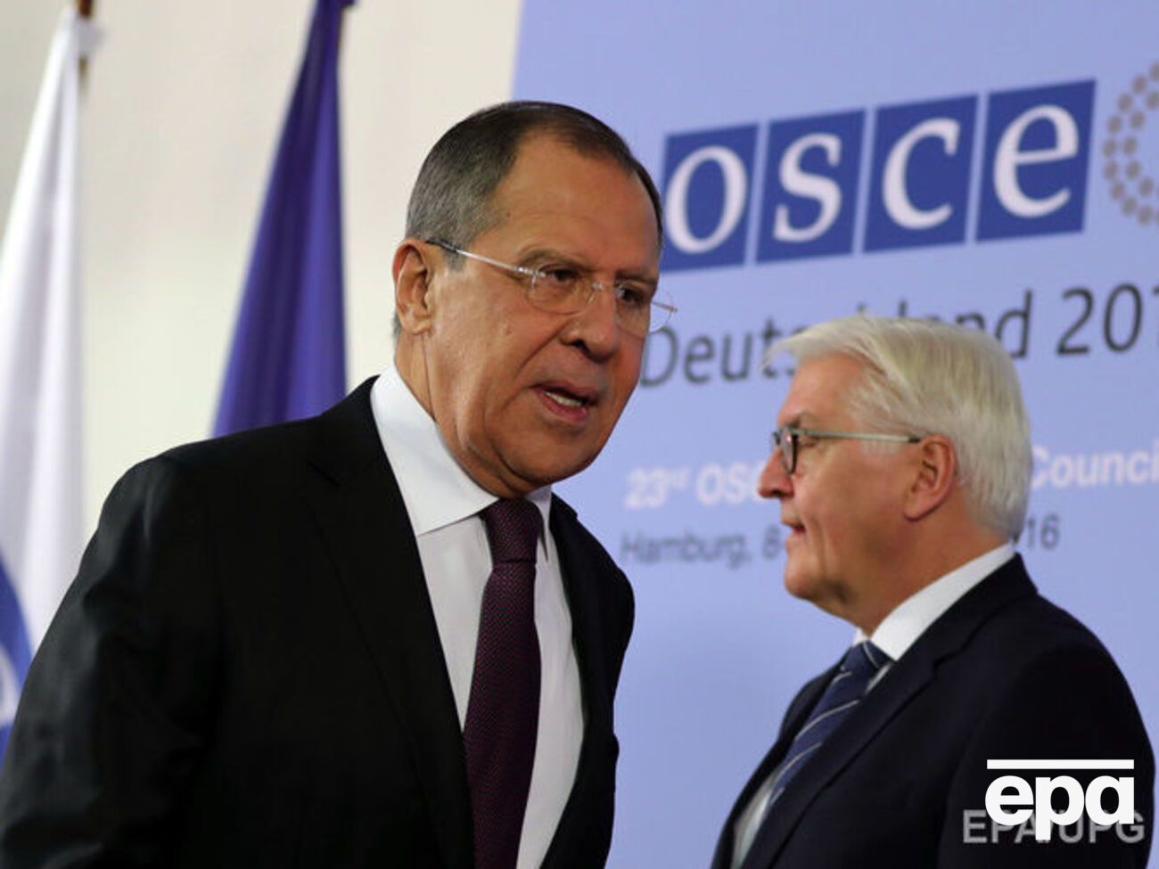 Лавров нагрубил прессе перед переговорами со Штайнмайером