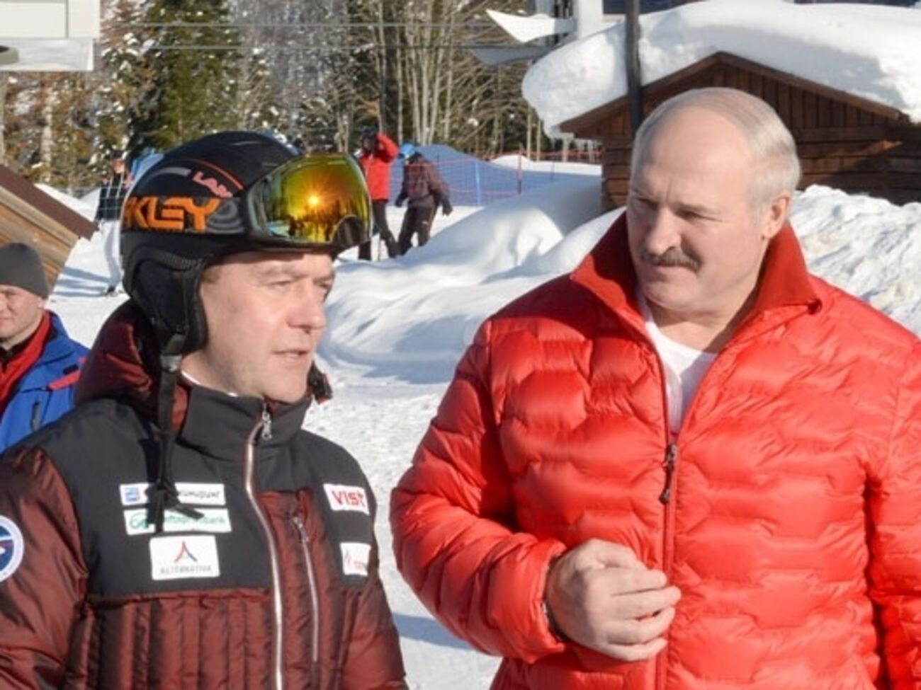 Президент Беларуси Александр Лукашенко и премьер-министр России Дмитрий Медведев договорились о совместных действиях по преодолению негативных экономических тенденций