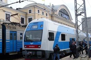 В Украине возвращают на маршрут двухэтажный поезд