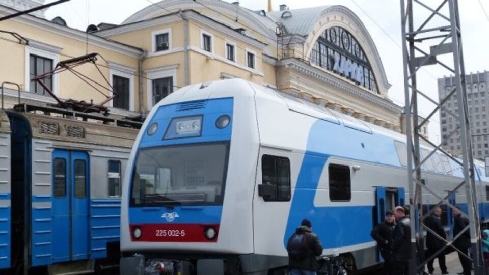 В Украине возвращают на маршрут двухэтажный поезд