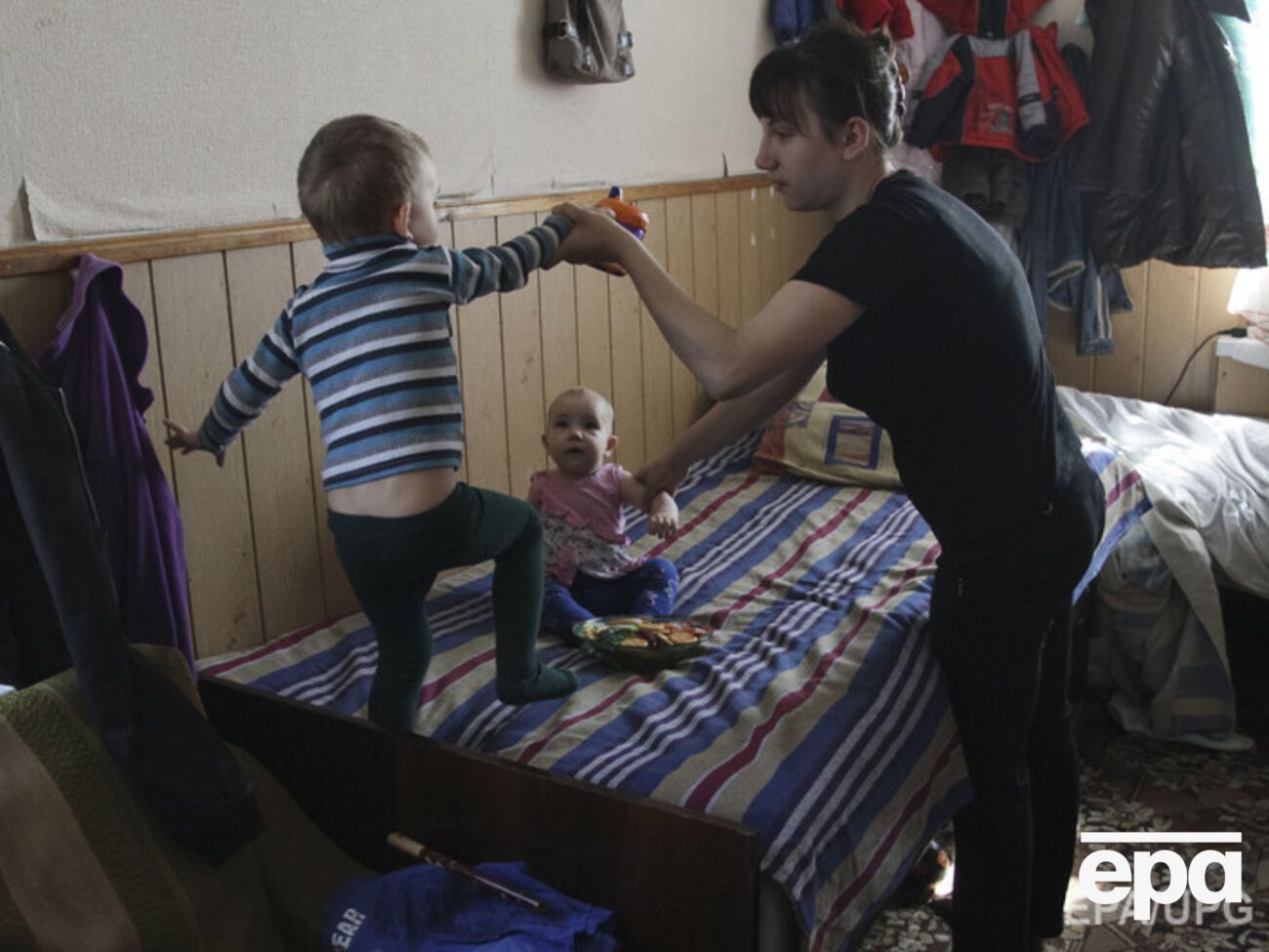 В Украине зарегистрировано 1,7 млн переселенцев