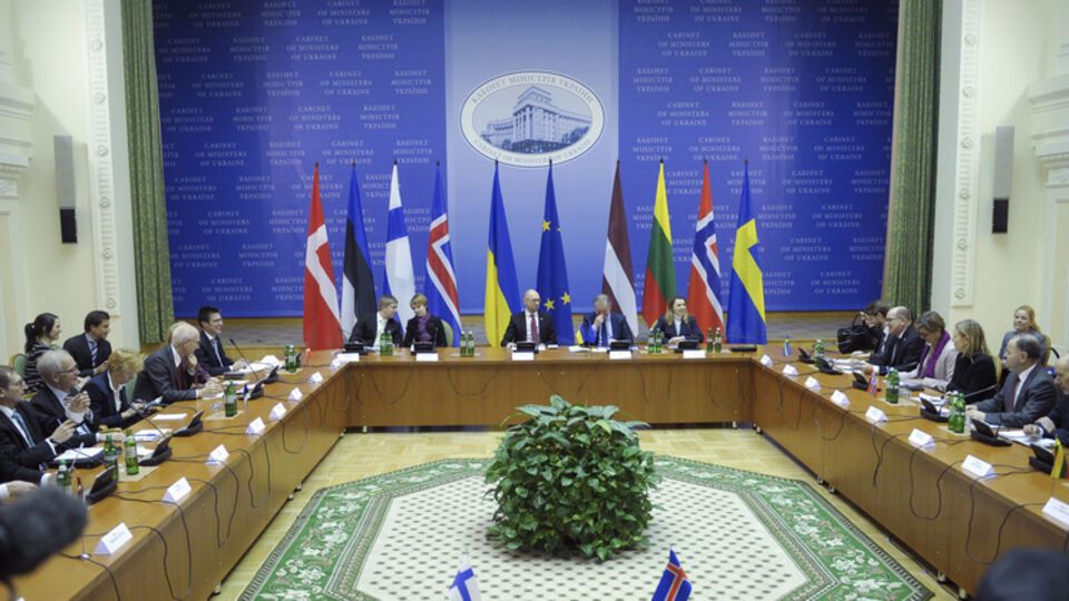 Яценюк встретился со спикерами парламентов государств Северной Европы и Балтии