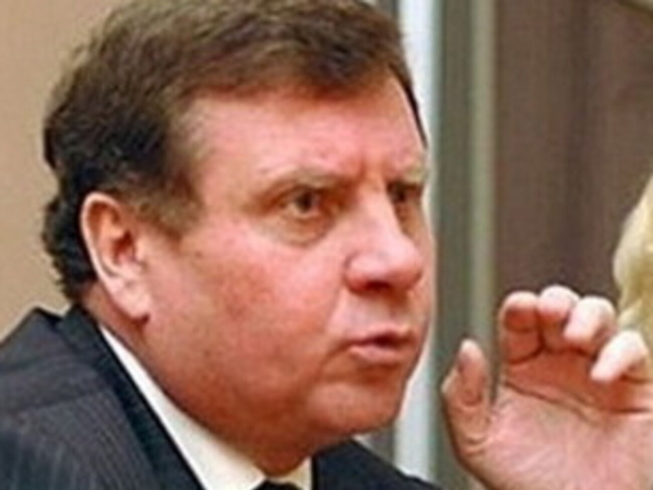 Кабмин внес в Раду отчет о работе в 2015 году