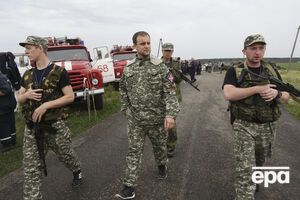 Губарев (по центру) получил "должность" от Захарченко