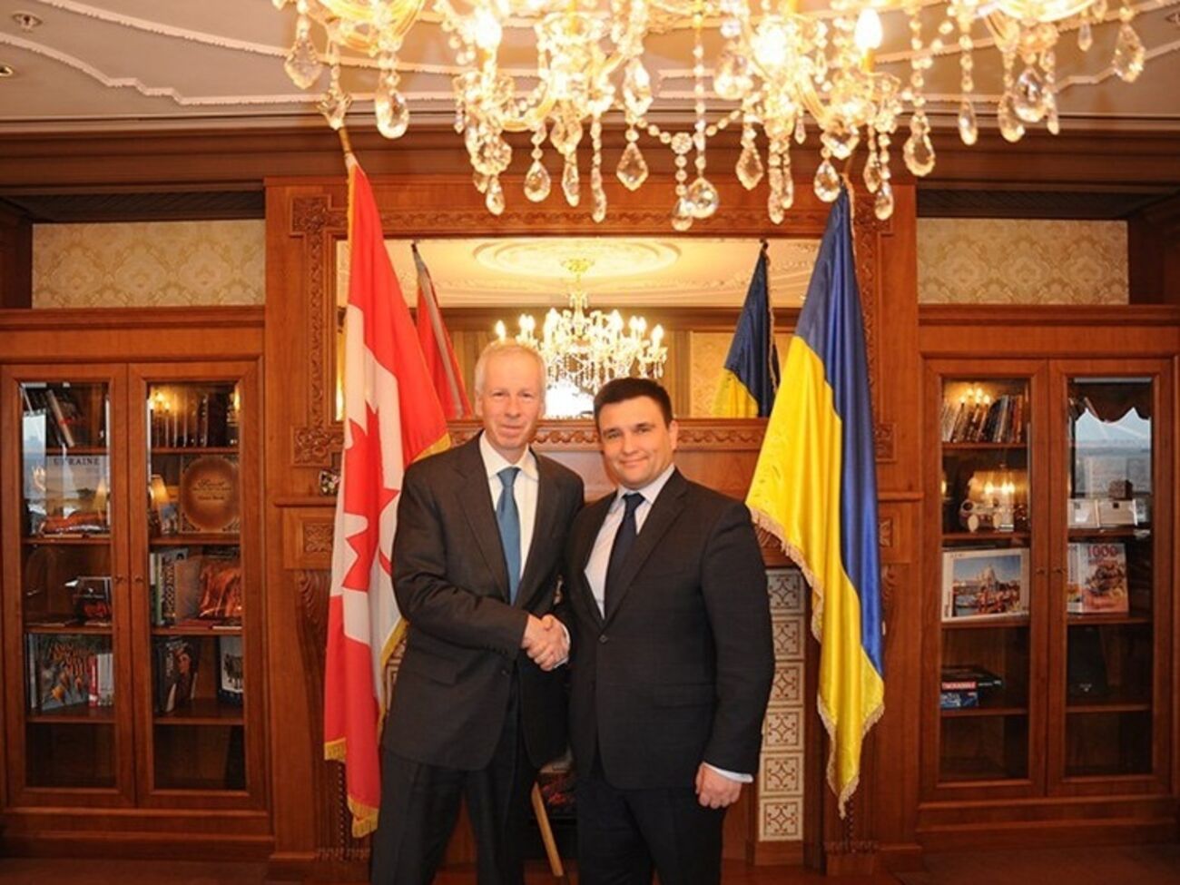 Глава МИД Украины Павел Климкин (справа) и министр иностранных дел Канады Стефан Дион