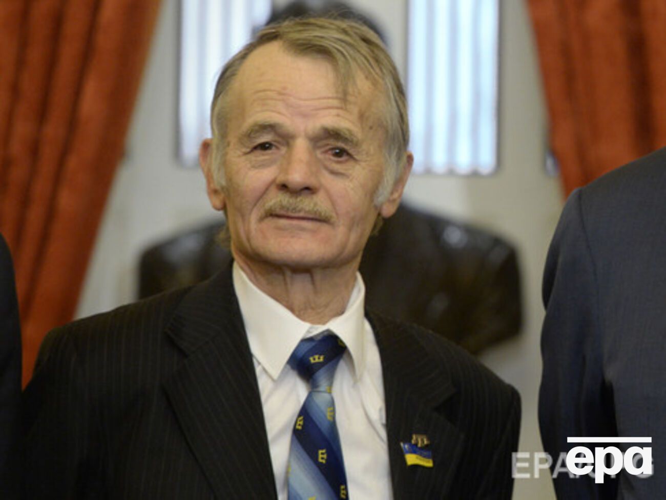По словам Джемилева, в батальоне будут служить не только крымские татары