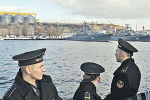 В результате подрыва микроавтобуса под Марьинкой погибли четыре человека. Фоторепортаж