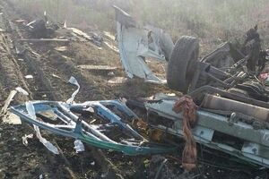 На месте взрыва микроавтобуса на КПП "Новомихайловка"