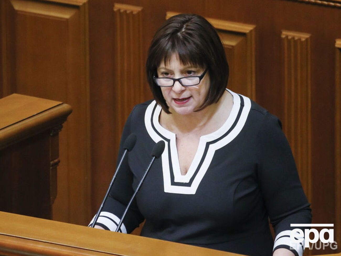 Украине следует ускорить проведение реформ, подчеркнула Яресько