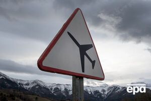 В Лондоне самолет не смог приземлиться из-за штормового ветра. Видео