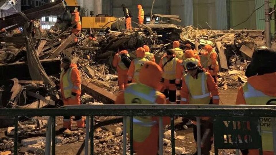 В Москве едва успели вывезти из разрушенного отделения банка документы клиентов