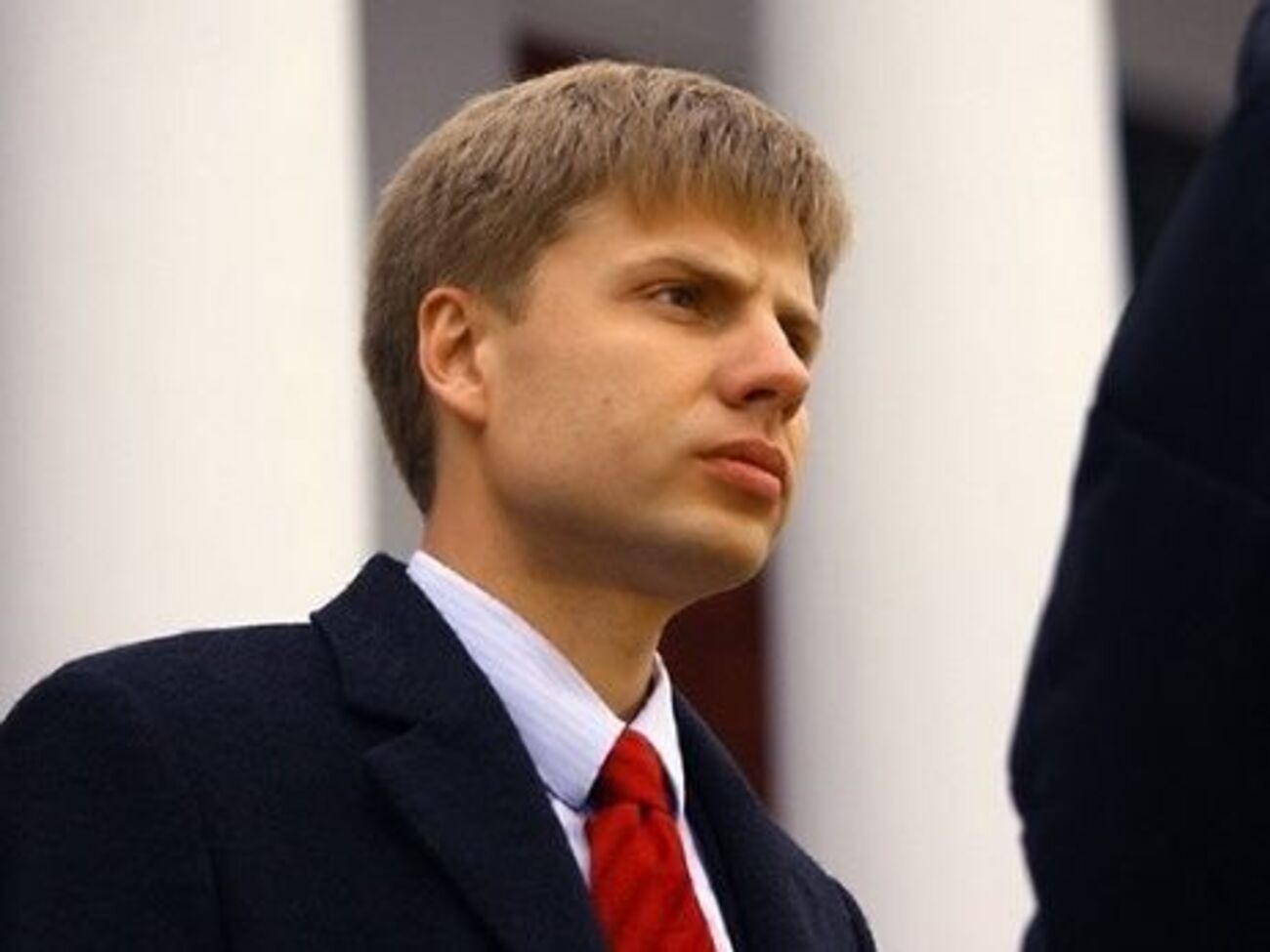 По мнению Гончаренко, международная реакция на обвинения министра экономики свидетельствует, что Украина находится "под частичным управлением" западного мира