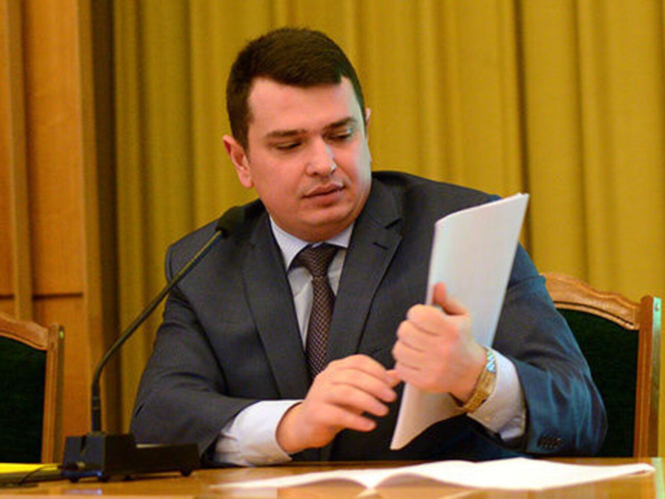 Сытник призвал депутатов заняться должностными обязанностями