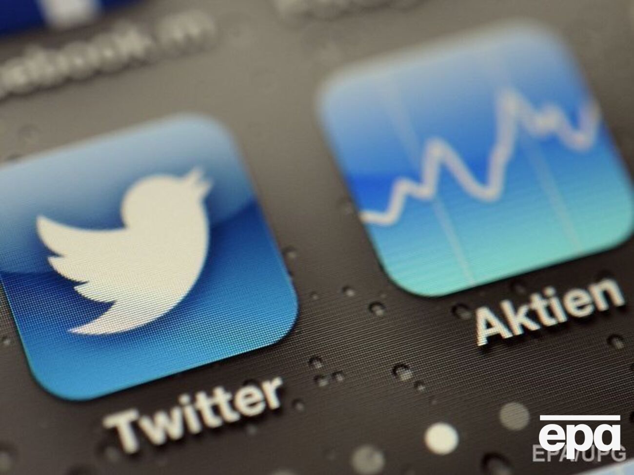 Twitter теряет пользователей