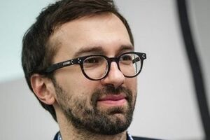 По словам Лещенко, Коломойский пытается спасти премьера