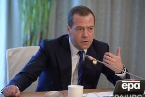 Медведев: Мы все-таки выдавливаем углеводороды из общего баланса доходов нашей страны