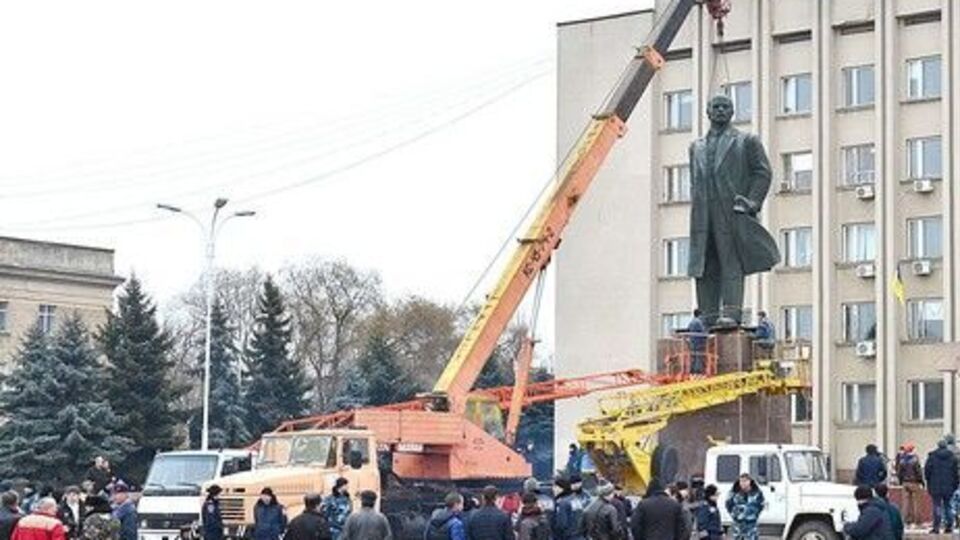Снос Ленина в Измаиле