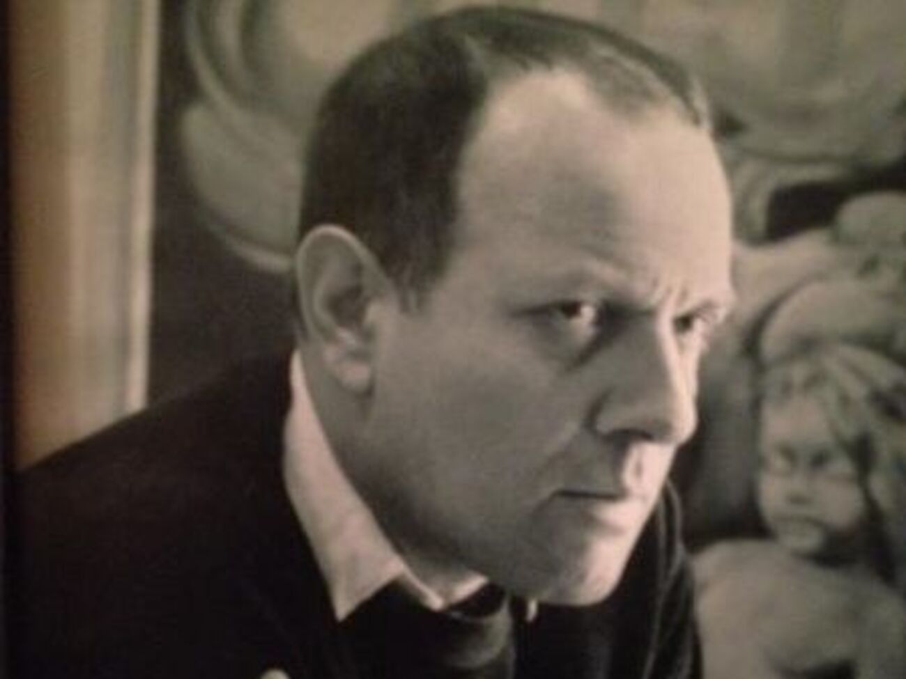 Армен Вартанян (1923 – 1985) – художник и копиист, на протяжении многих лет основной темой его исследований был утерянный метод многослойной живописи мастеров эпохи Возрождения