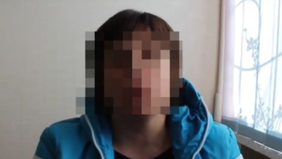 Сотрудники СБУ изъяли у курьера более двух десятков паспортов и других документов