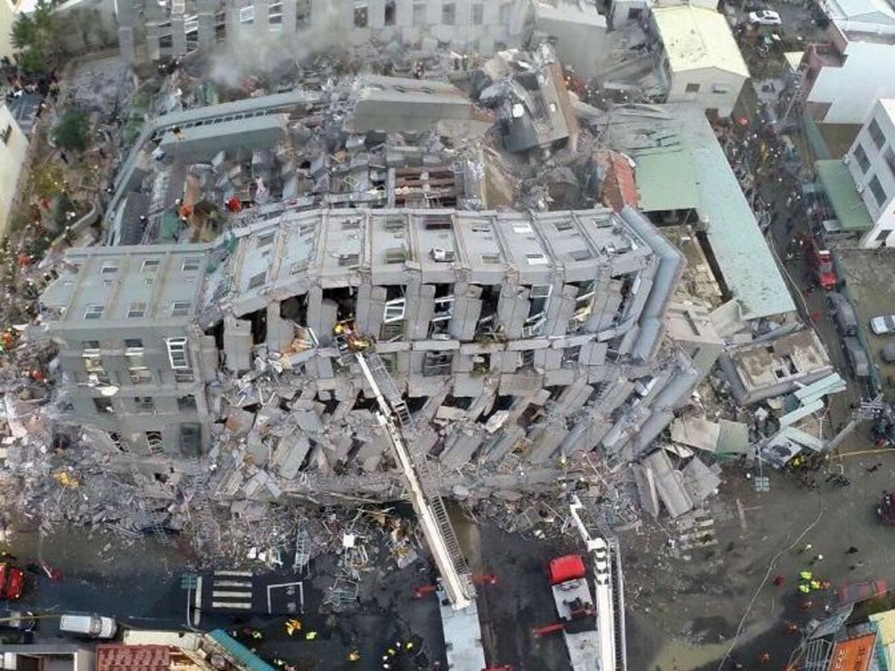 Большинство погибших, а именно 106 человек,&nbsp;в момент землетрясения находились в многоэтажном здании в городе Тайнань