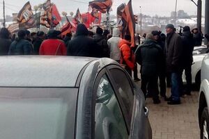 Прокремлевские активисты ждут Касьянова