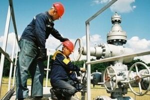 Президент Украины Петр Порошенко с комиссаром по вопросам европейской политики соседства и политики расширения Йоханнесом Ханом