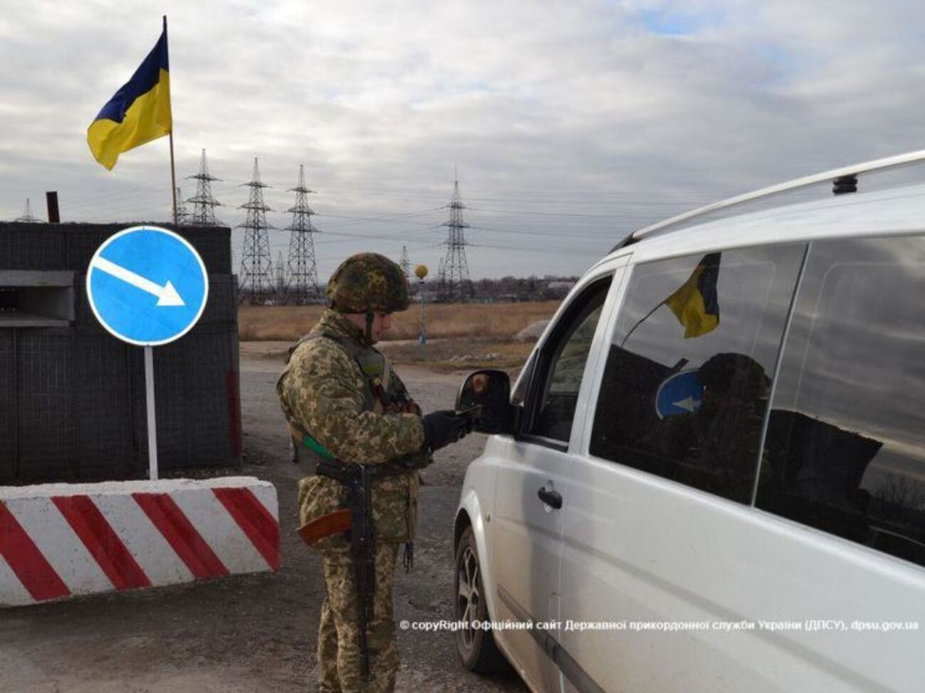 КПВВ "Марьинка" возобновил свою работу