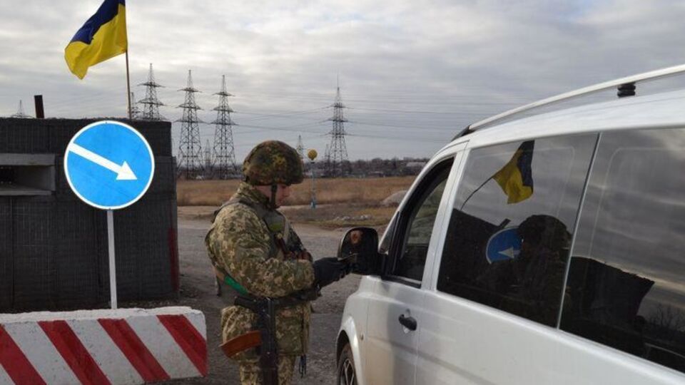 КПВВ "Марьинка" возобновил свою работу