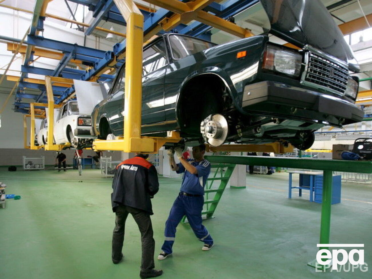 По мнению аудиторов, "АвтоВАЗ" не сможет в 2016 году работать беспрерывно