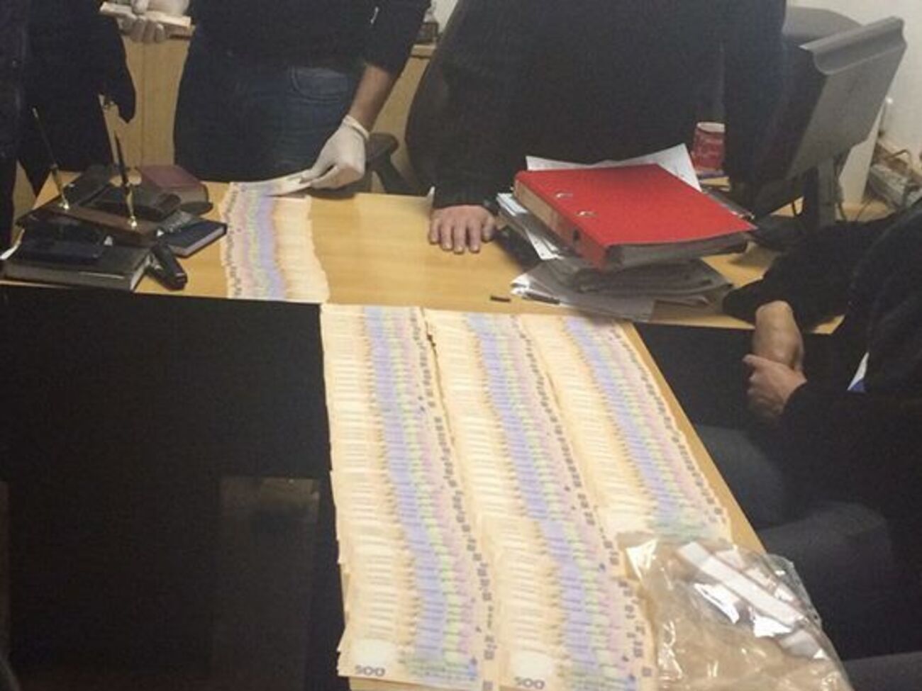У задержанного была изъята крупная сумма денег