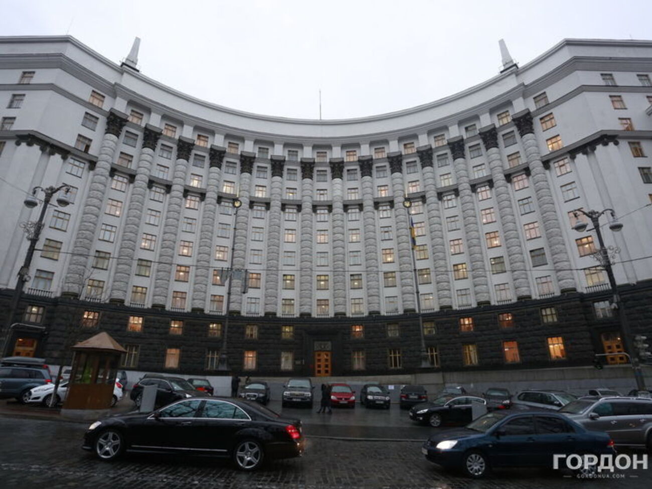 Кабмин вводит временный запрет на перемещение по территории страны российских грузовых автомобилей