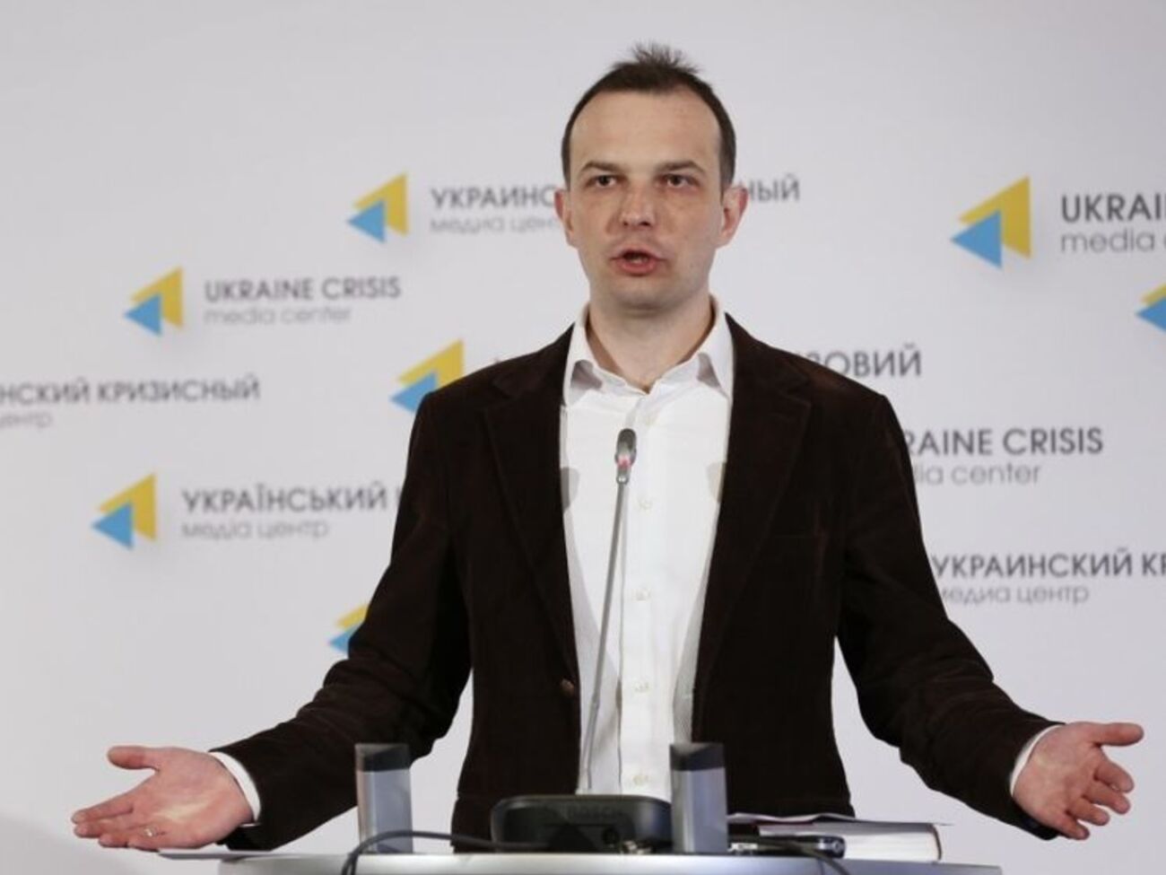 Соболев:&nbsp;Вся коррупция идет от Петра Порошенко, ставленником которого и является Шокин