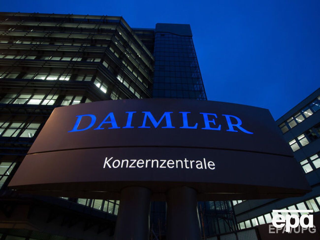 Daimler сокращает штат заводов в США