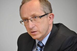 Томбинский также призвал не откладывать введение системы декларирования доходов