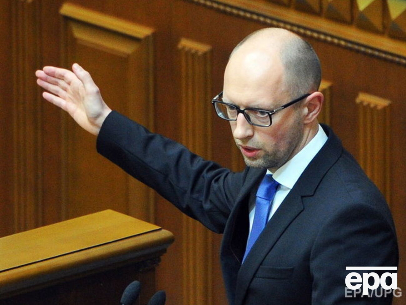 Яценюк отчитается перед Радой за работу правительства в 2015 году