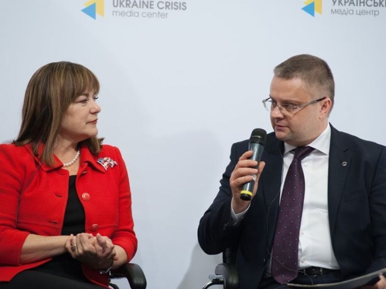 Член Конгресса США Лоретта Санчез и Генеральный директор ГК "Укроборонпром" Роман Романов